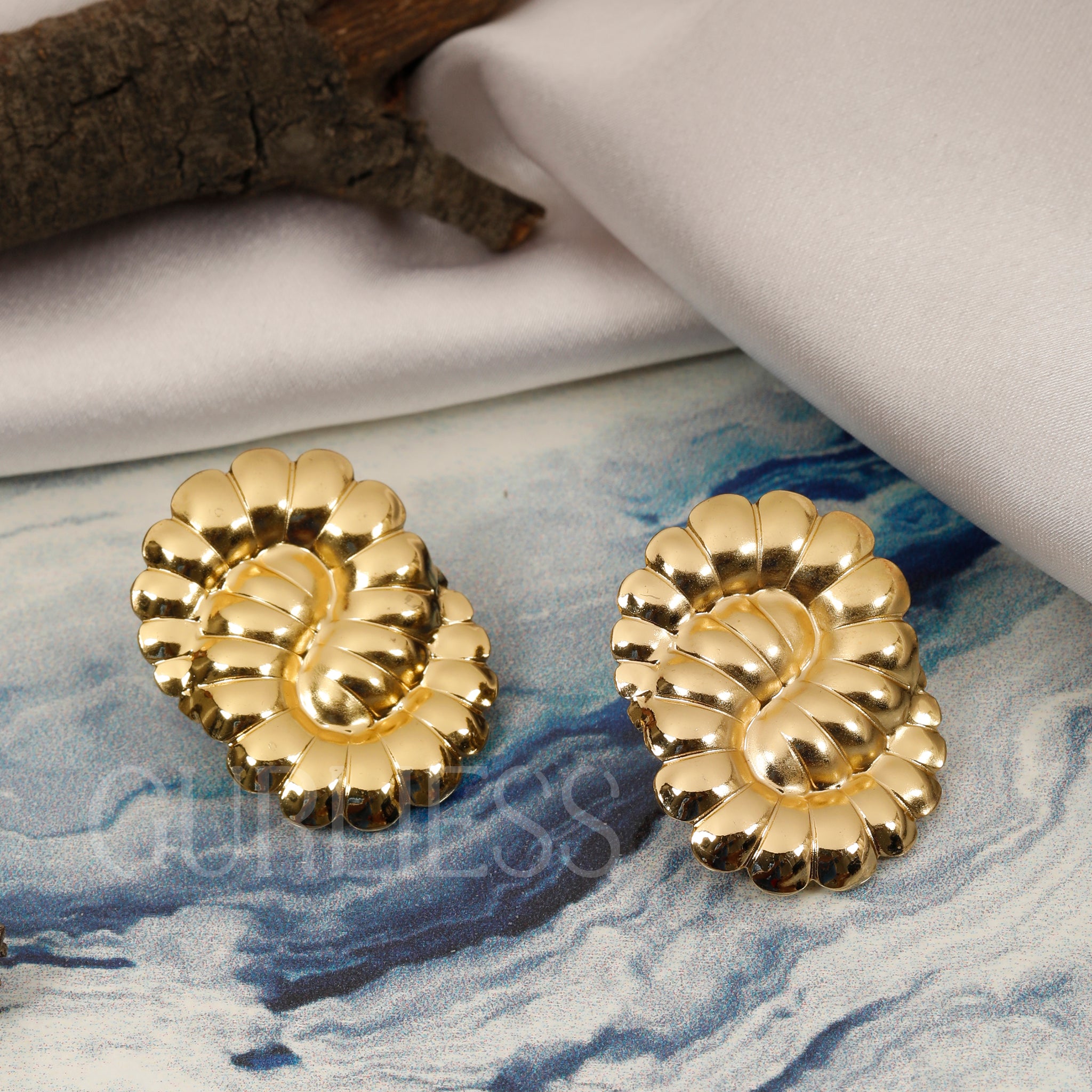 Shell Flow Earrings