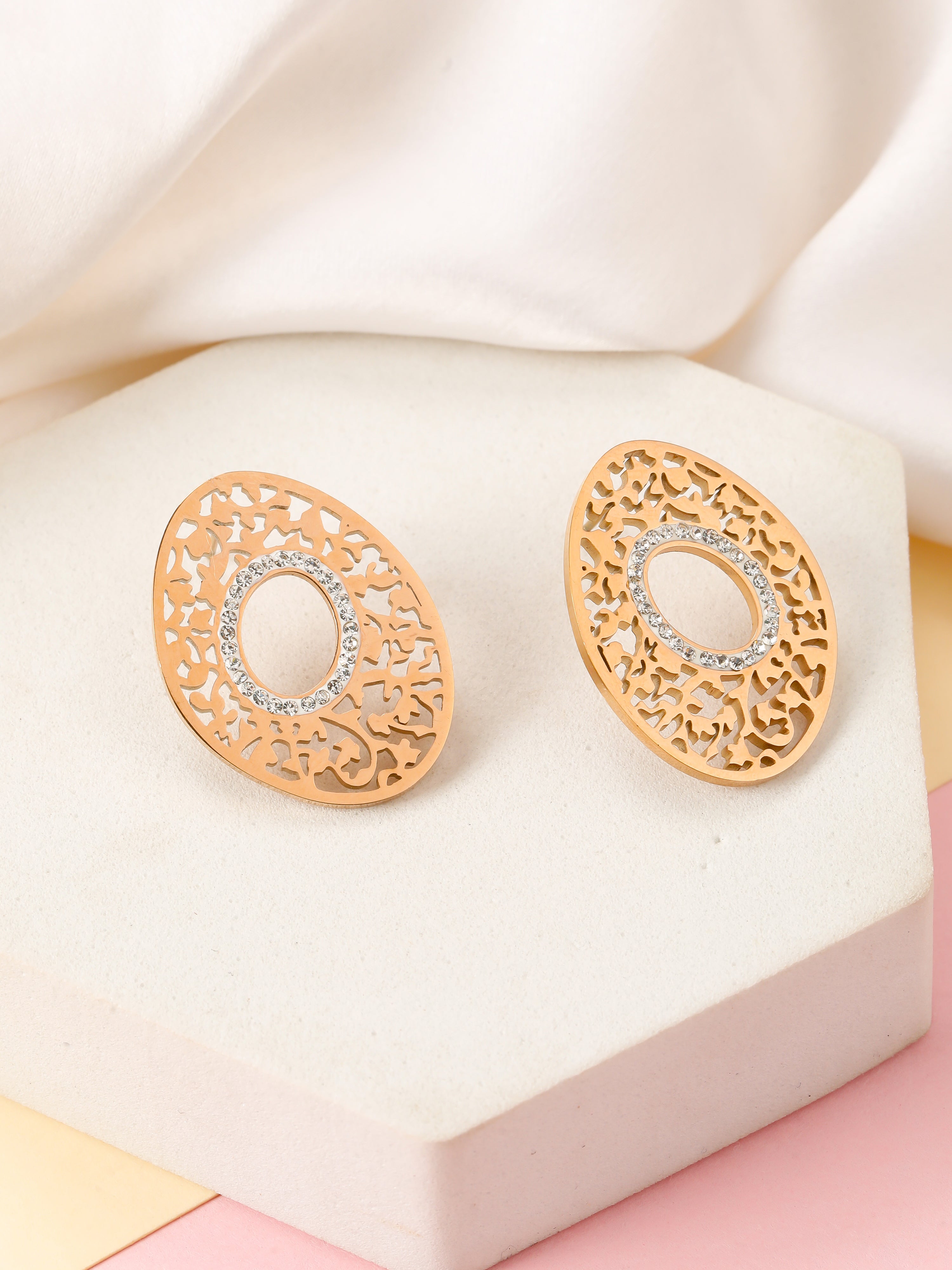Gizelle Gold Hoop Earring