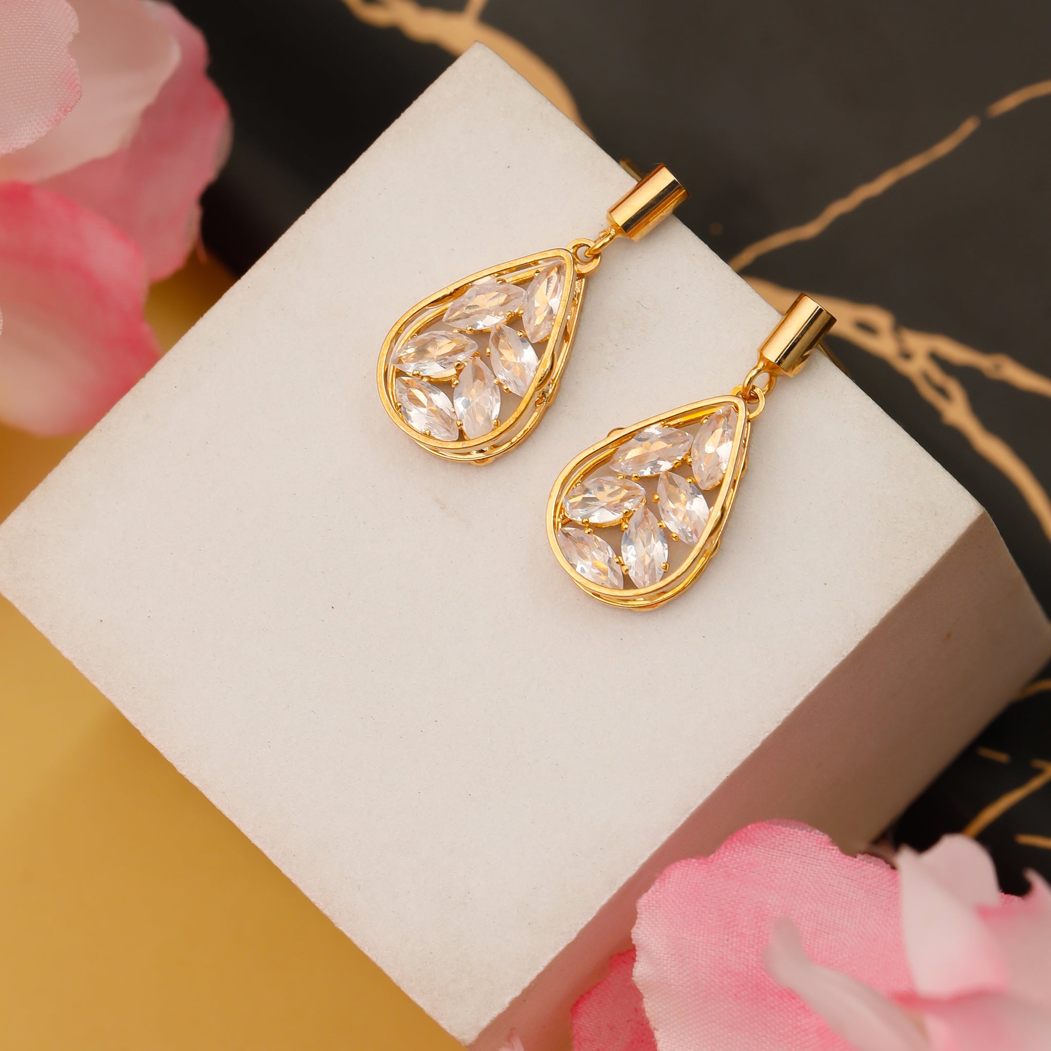 Beauty Trap Oval Shaped Earrings