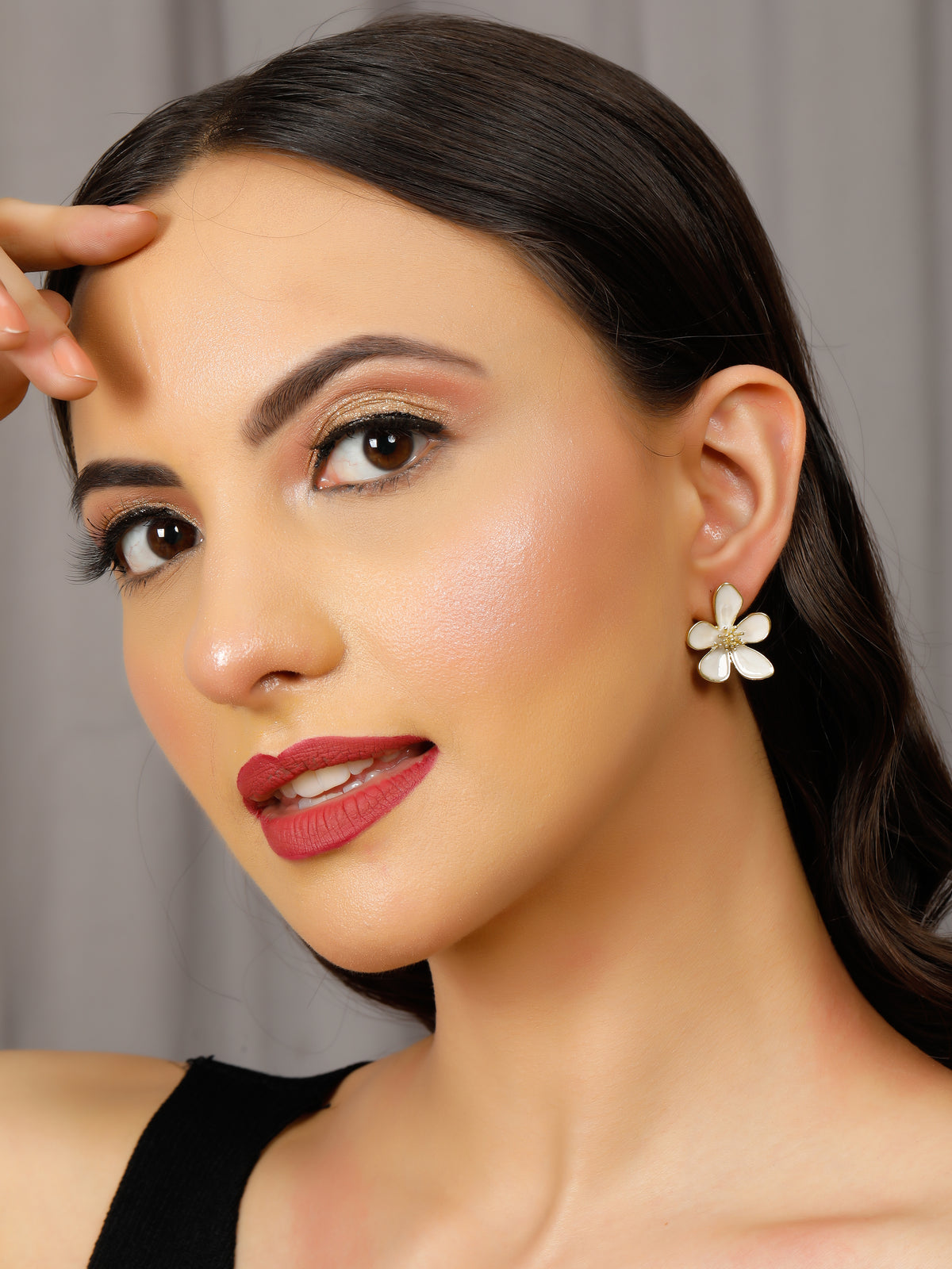 White Daisy Earrings