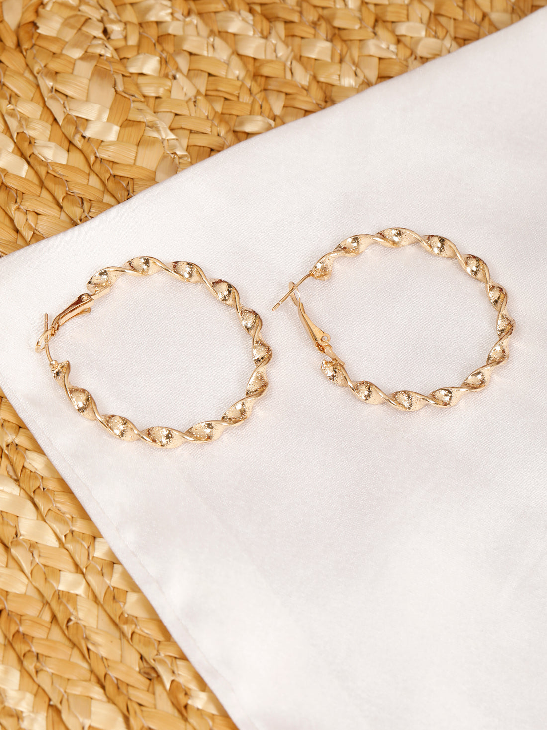 Wavy hoops Earrings