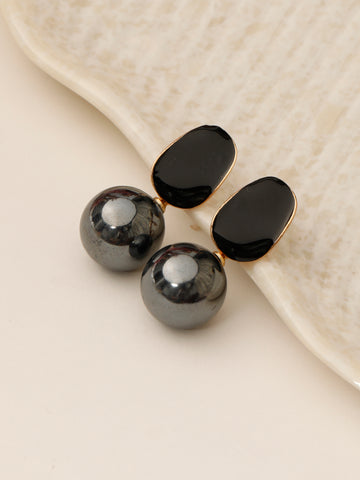 Sophomore black Earrings