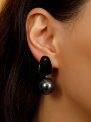 Sophomore black Earrings