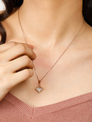 Traped Star Necklace