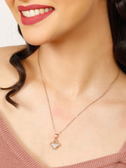Traped Star Necklace
