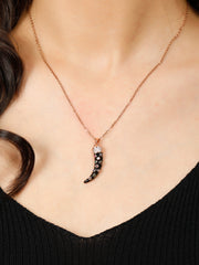 The Beauty Dagger Necklace
