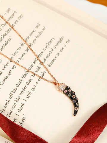 The Beauty Dagger Necklace