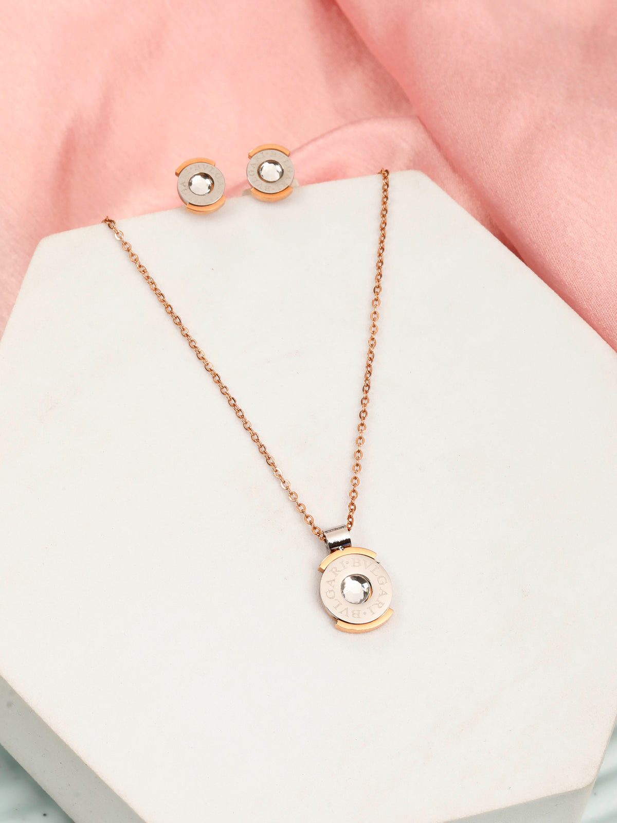 Crafted Beauty Rose Gold Pendant Set