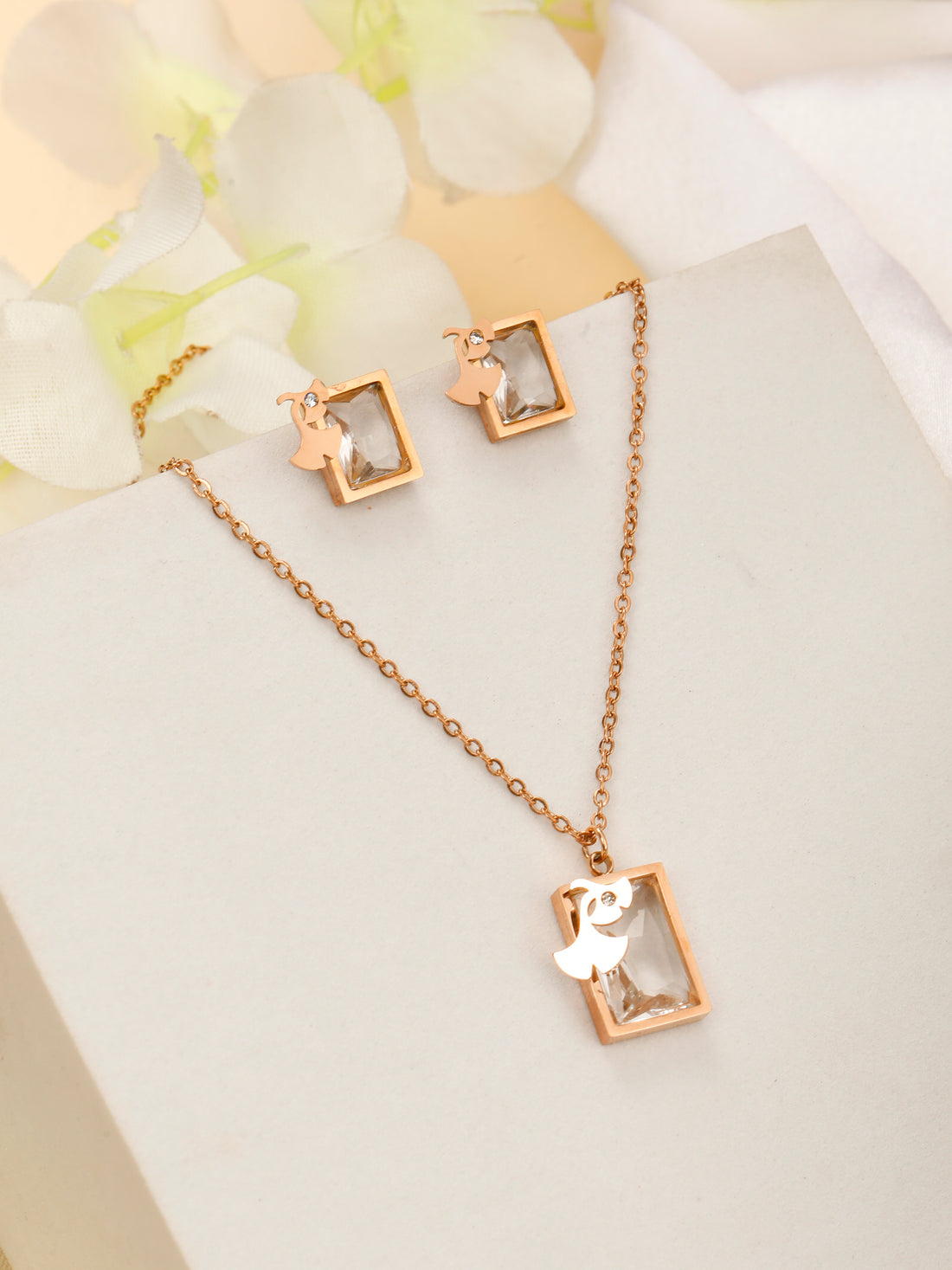 The Trapped Beauty Pendant Set